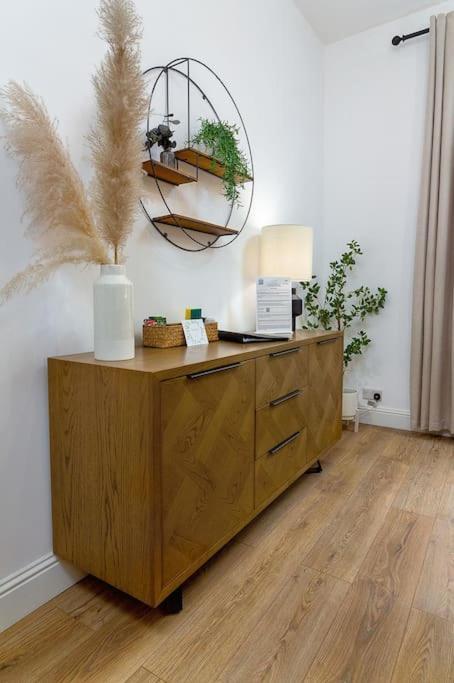 The Stylish 3-Bedroom Maisonette Retreat Stirling Exterior photo