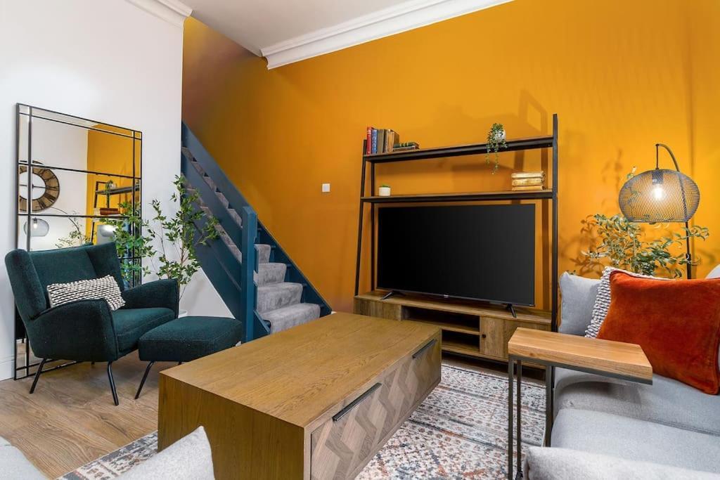 The Stylish 3-Bedroom Maisonette Retreat Stirling Exterior photo